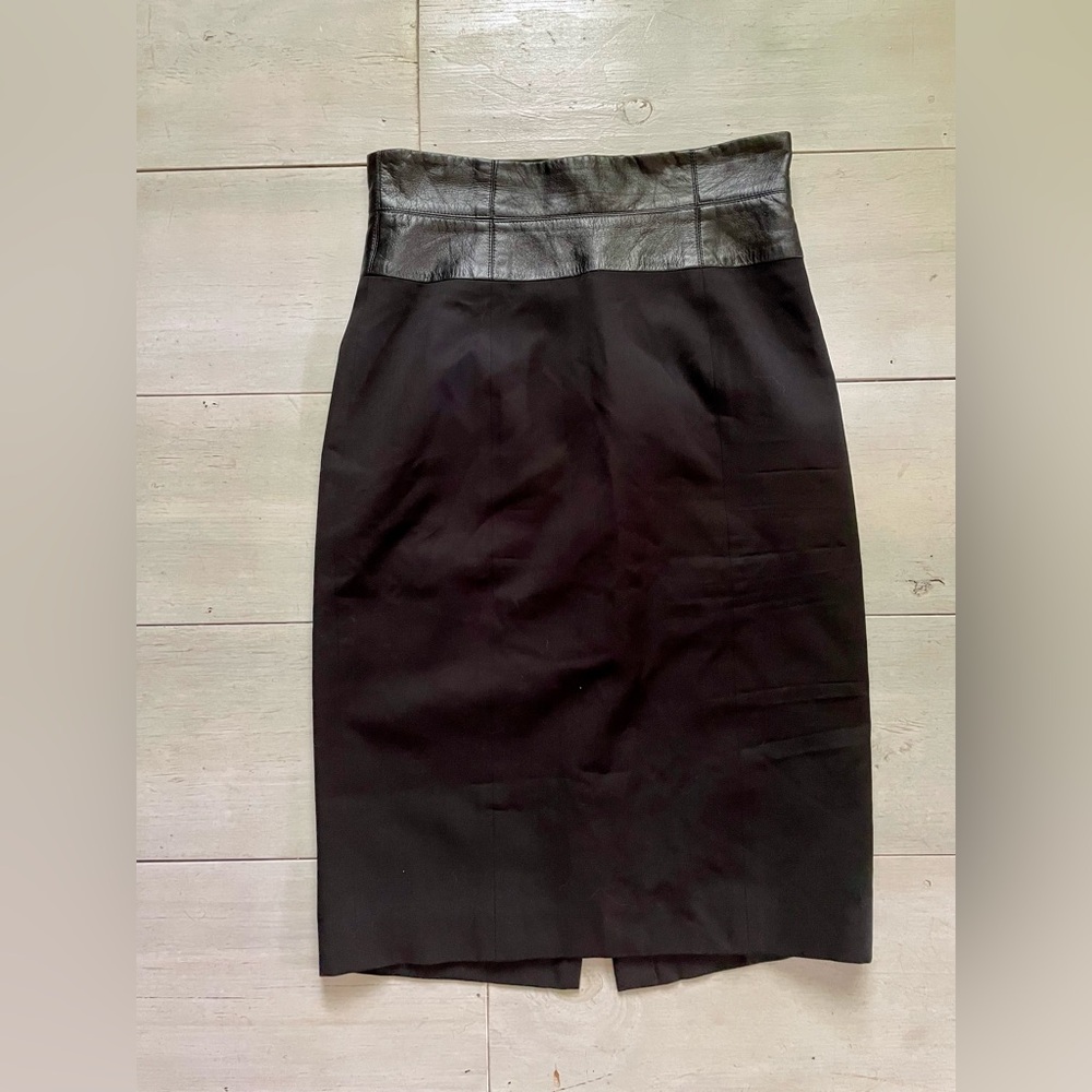 Oscar de la Renta 100% Wool Black Pencil Skirt 4.5 Inch Leather Waistband Size 4
